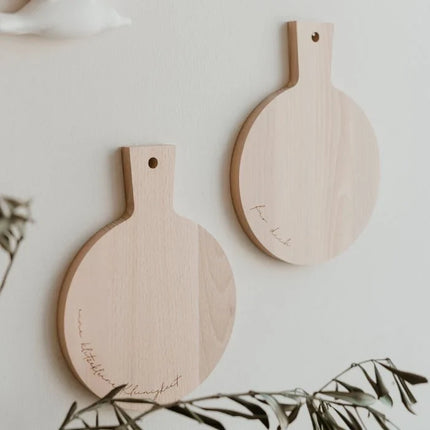 Houten snijplanken uit minimalistische keuken set